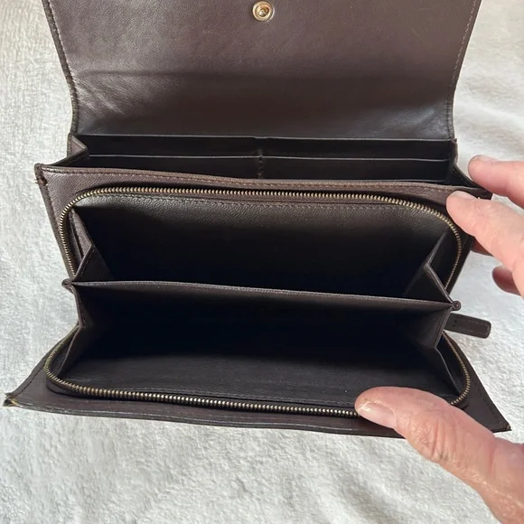 $1000 Bottega Veneta Brown Flap Wallet - Picture 4 of 7